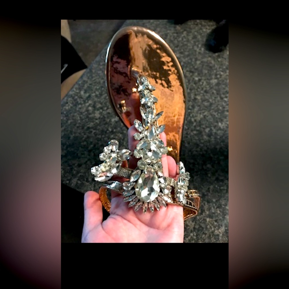 BNWT Rose gold Fashion Nova Women’s bling sandals